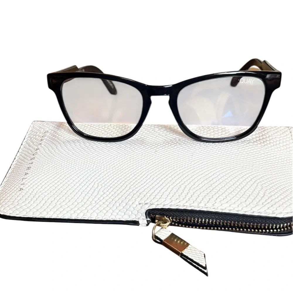 Quay Stylish Black Eyeglasses NWOT